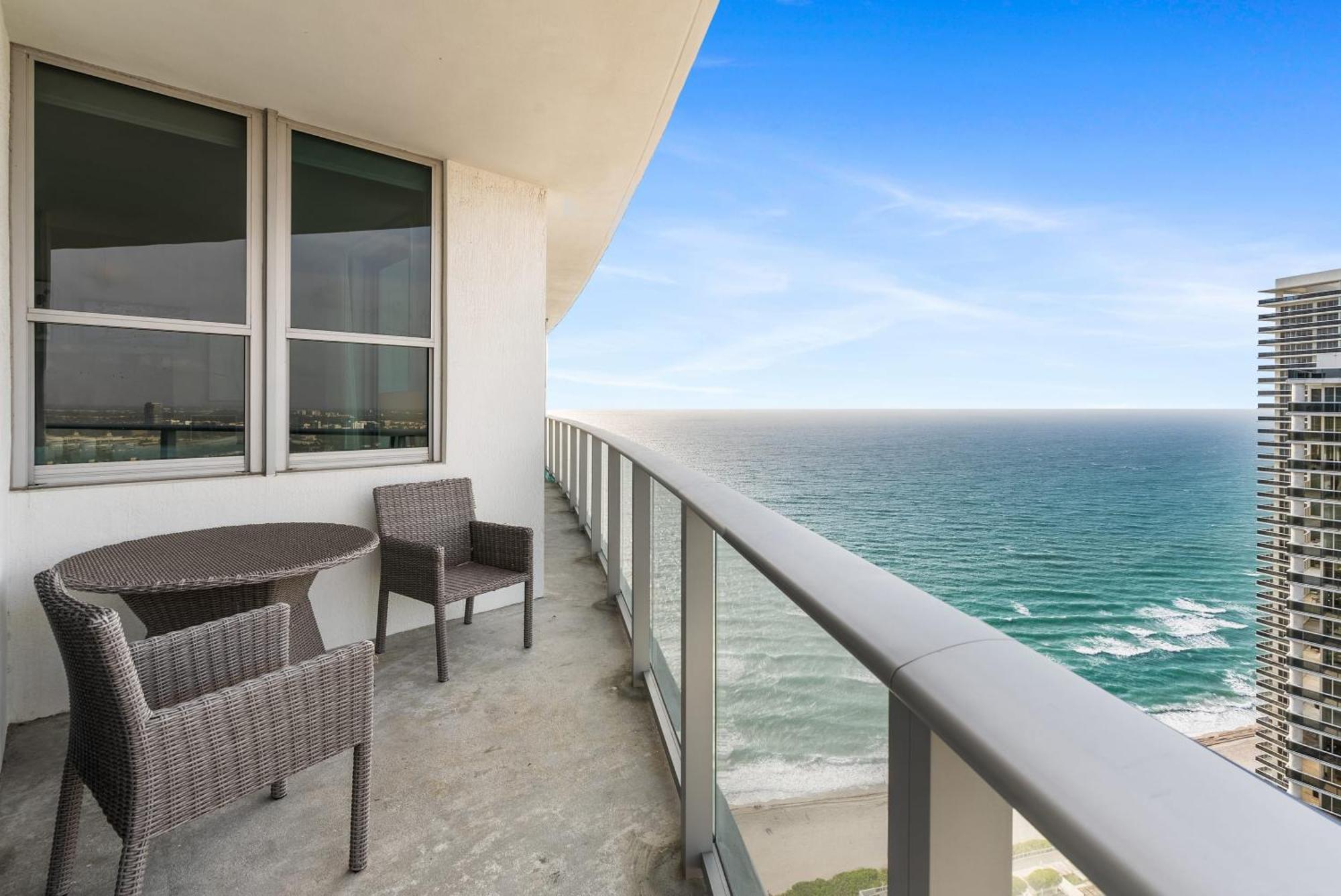 High Floor Corner 2 Bdr At Lyfe Resort Hollywood Extérieur photo